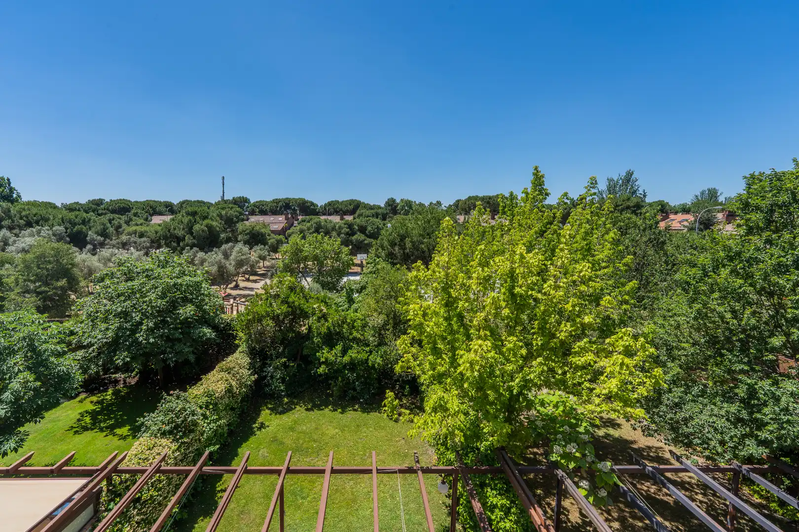 Jardí de Casa adosada en venda en Las Rozas de Madrid amb Calefacció, Jardí privat i Piscina comunitària