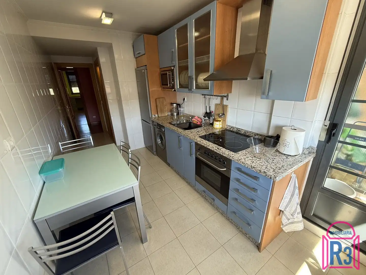 Cuina de Apartament de lloguer en Villaquilambre amb Calefacció, Terrassa i Traster