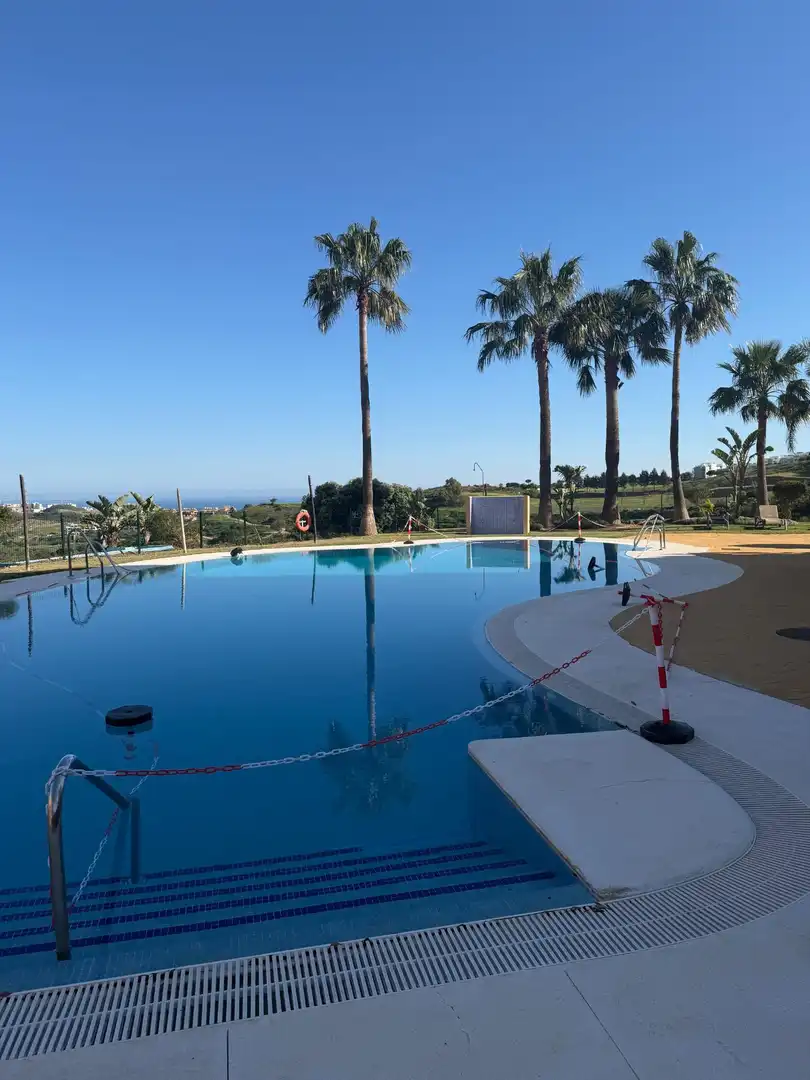 Piscina de Ático en venta en Mijas con Aire acondicionado, Jardín privado y Trastero