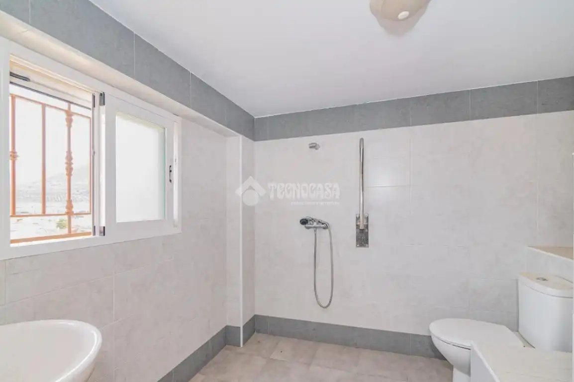 Bathroom of Detached homes for sale in Loja, Granada