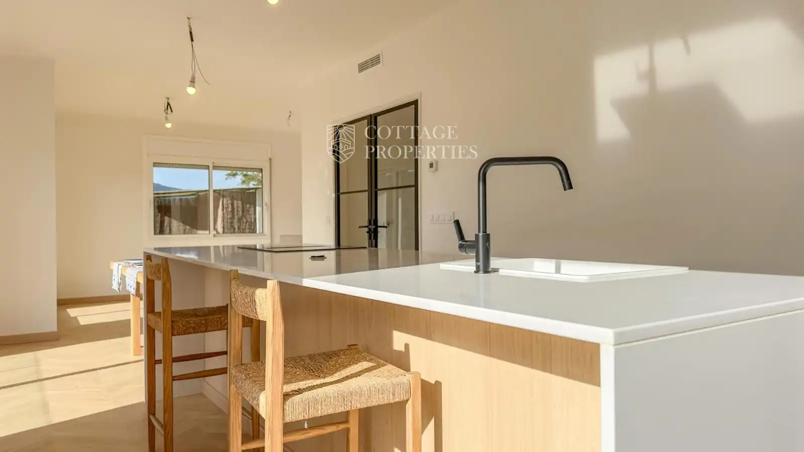 Kitchen of Houses for sale in Banyoles  with Air Conditioner, Swimming Pool and Alarm