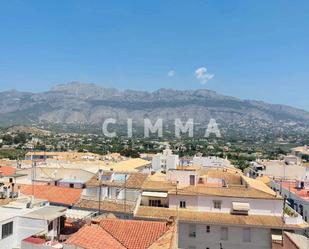 Vista exterior de Àtic en venda en Altea amb Aire condicionat i Terrassa