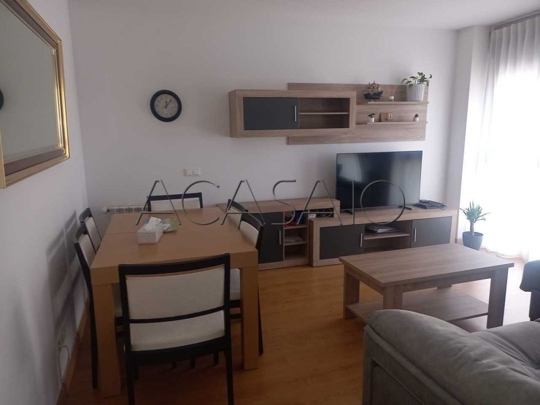 Sala d'estar de Pis en venda en Yuncler amb Aire condicionat, Calefacció i Jardí privat