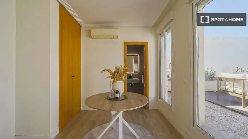 Appartamento con terrazza in affitto a Chamartín, imagen 19