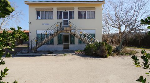 Vivienda urbana con terreno rústico en venta