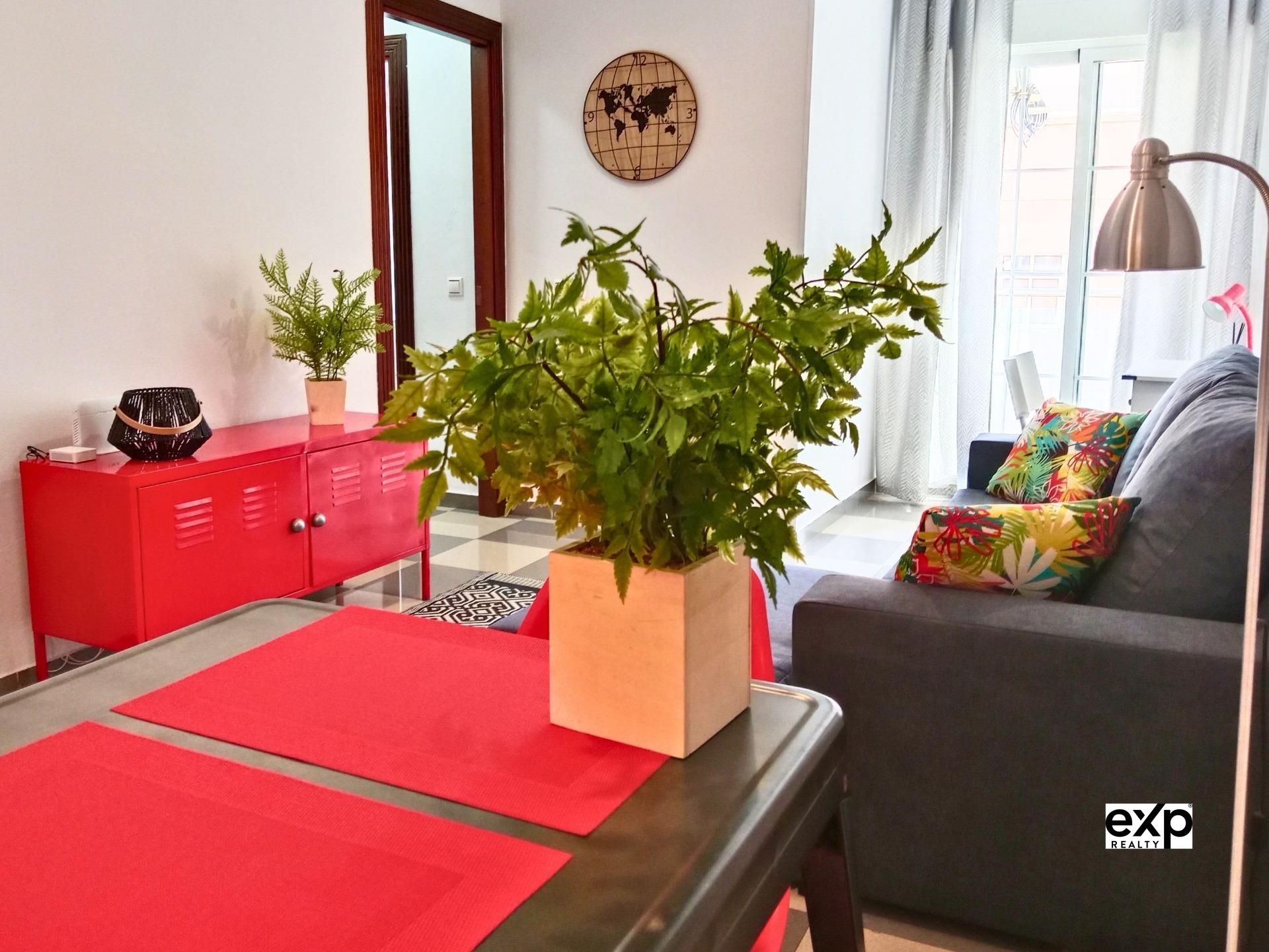 Sala d'estar de Pis en venda en Roquetas de Mar amb Terrassa i Piscina comunitària