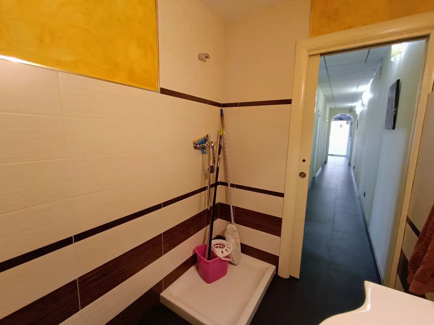 Baño de Local en venta en Alicante / Alacant con Aire acondicionado, Amueblado y Internet