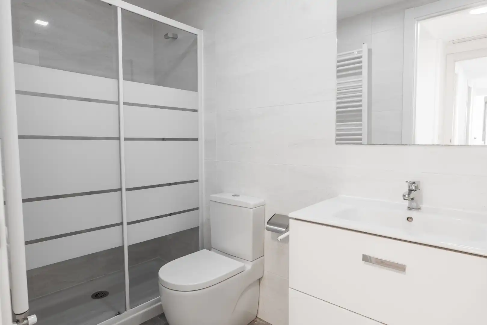 Badezimmer von Wohnung zum Verkauf in Valencia mit Klimaanlage, Heizung und Terrasse