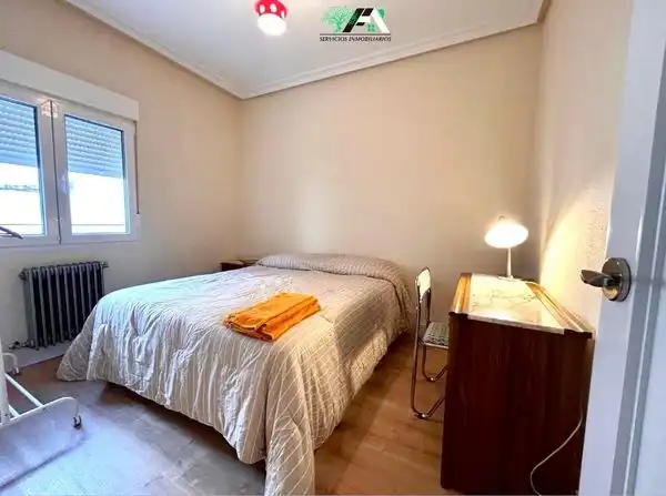 Dormitori de Casa o xalet en venda en Baeza, Jaén