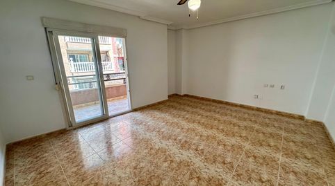 Foto 3 de Apartament en venda a Calle Orihuela, Puerto Deportivo, Torrevieja