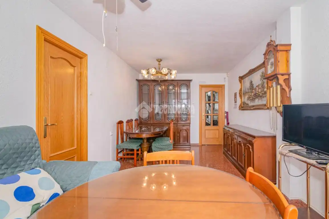 Comedor de Piso en venta en Granada con Calefacción y Balcón
