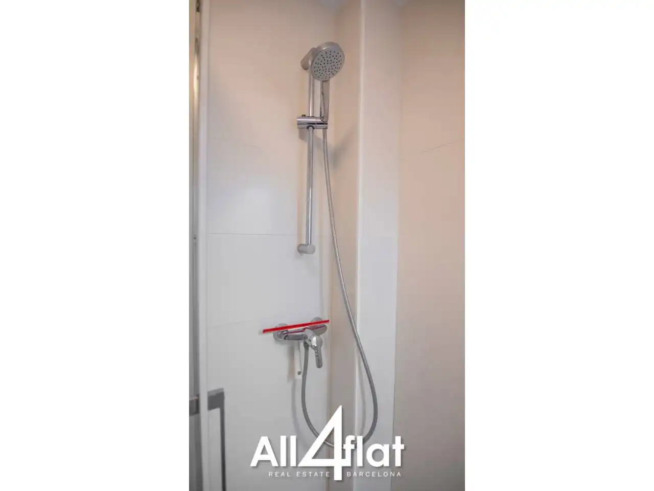 Bathroom of Flat for rent in Barcelona  with Furnished and Alarm