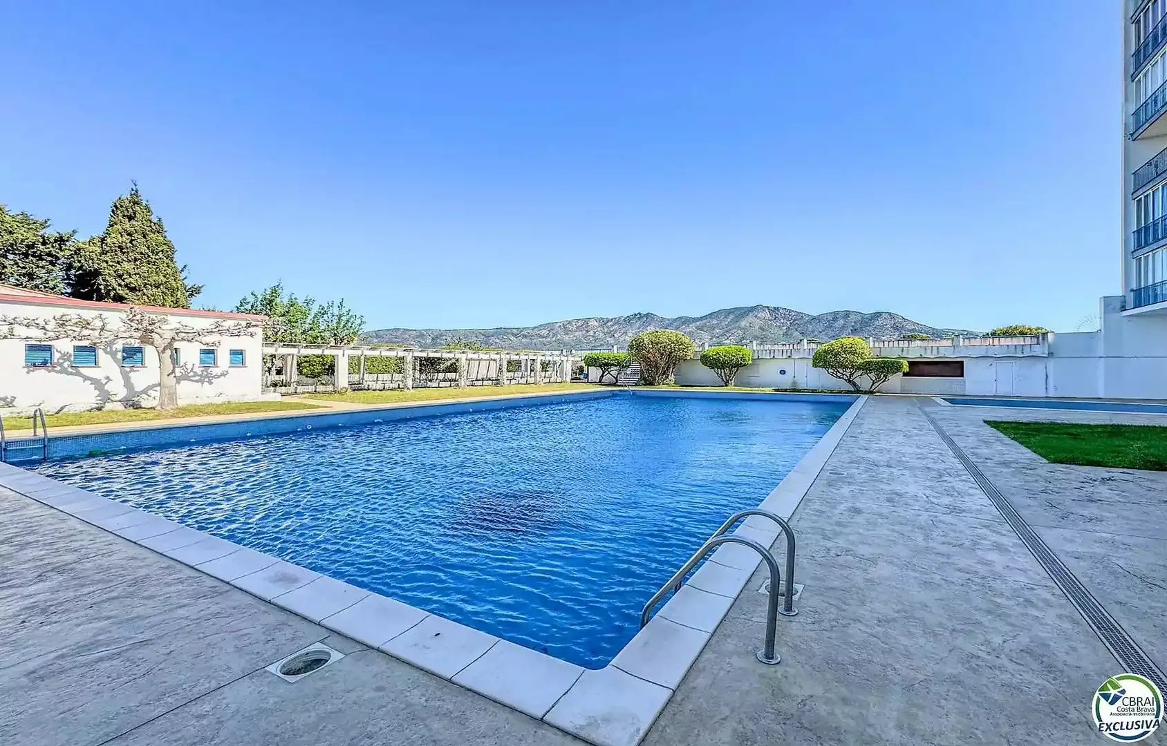 Piscina de Pis en venda en Roses amb Terrassa i Moblat