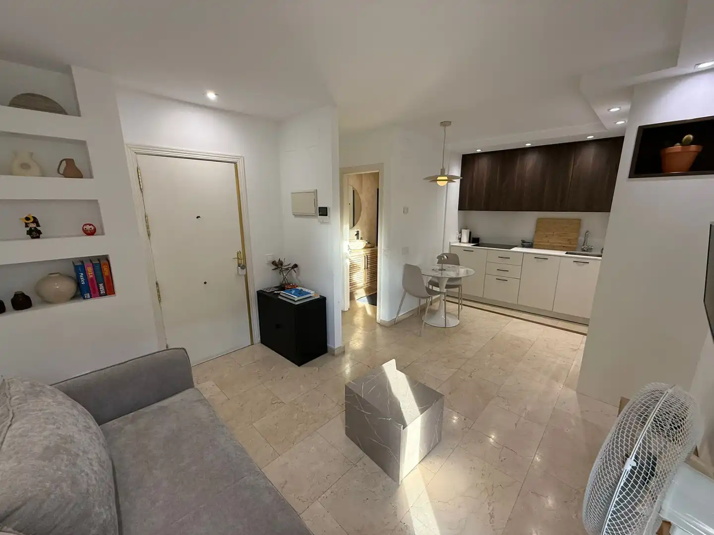Sala d'estar de Apartament de lloguer en Madrid amb Calefacció, Moblat i Forn