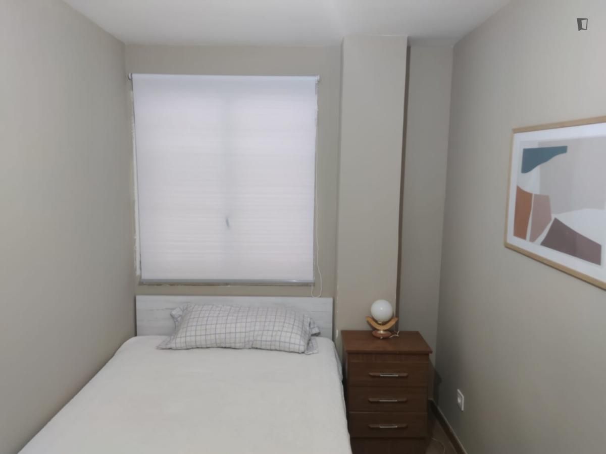 Apartment to share in Caballería Española