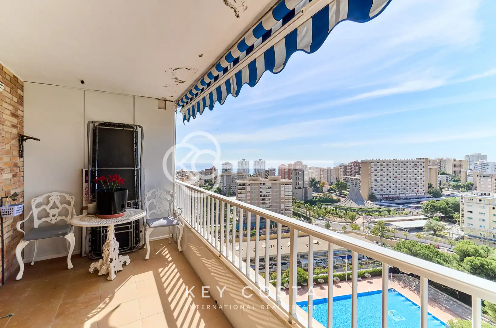 Vista exterior de Piso en venta en Alicante / Alacant con Aire acondicionado, Terraza y Amueblado