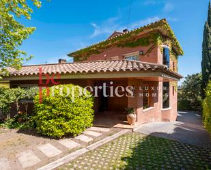 Exterior view of House or chalet for sale in Sant Cugat del Vallès  with Air Conditioner, Private garden and Swimming Pool