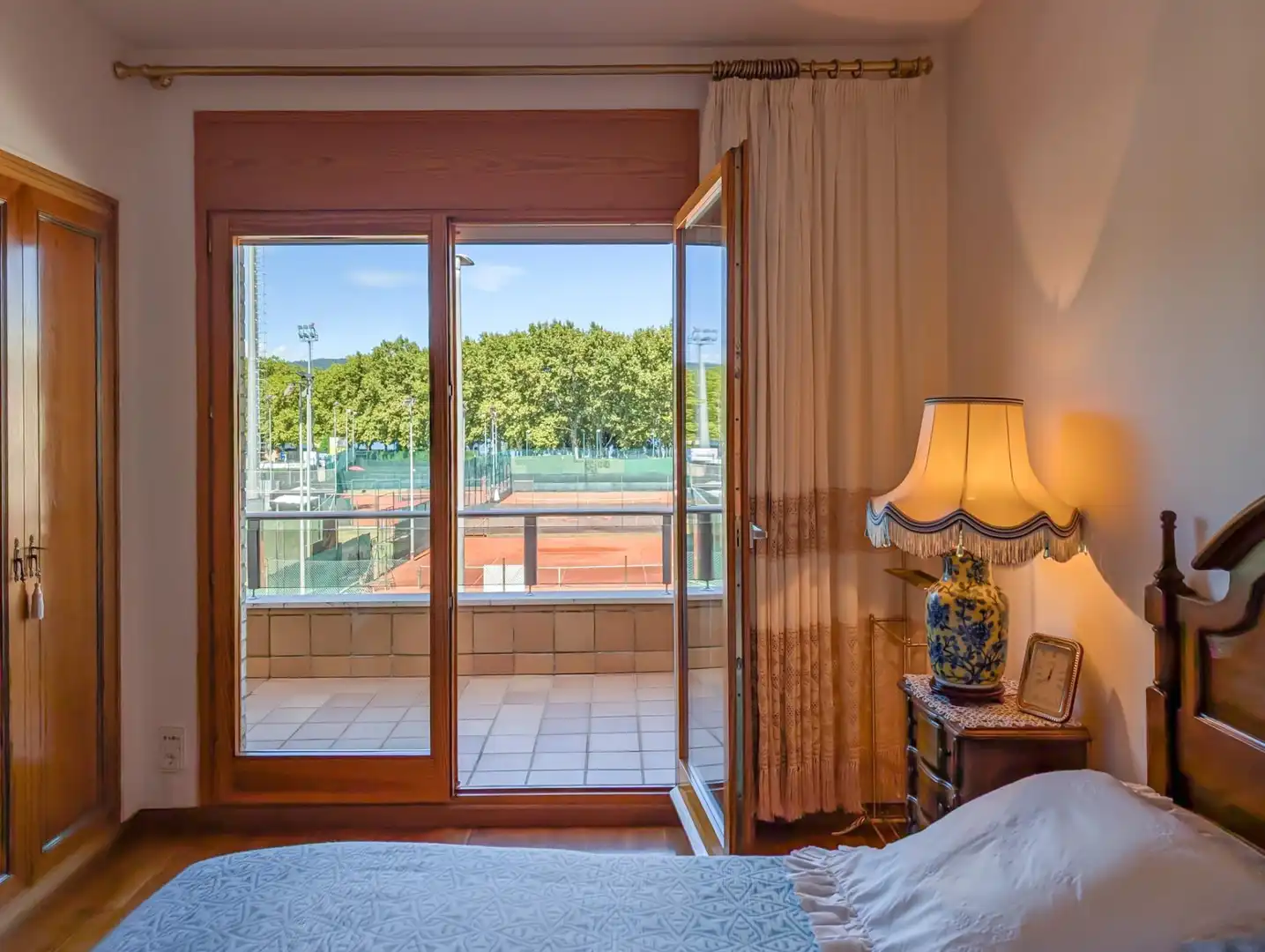 Dormitori de Casa o xalet en venda en Banyoles amb Calefacció, Terrassa i Piscina
