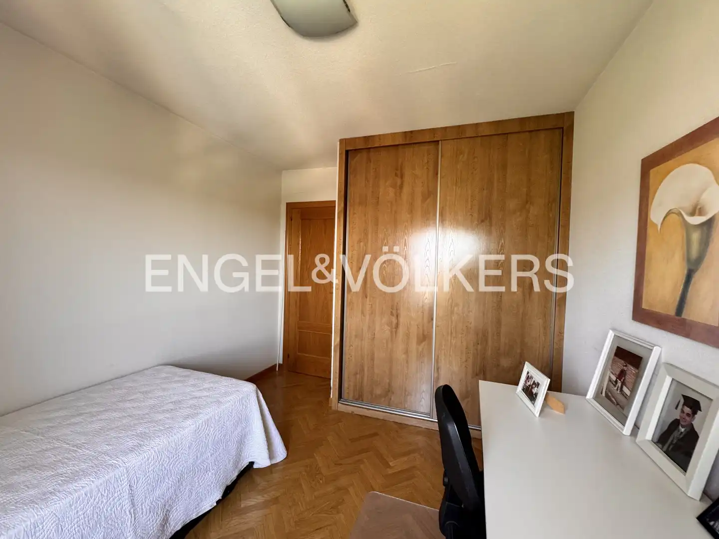 Habitación de Ático de alquiler en Majadahonda con Aire acondicionado, Calefacción y Jardín privado
