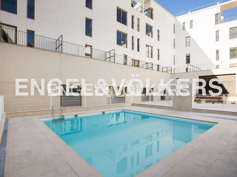 Piscina de Ático en venta en Valencia con Aire acondicionado, Calefacción y Jardín privado