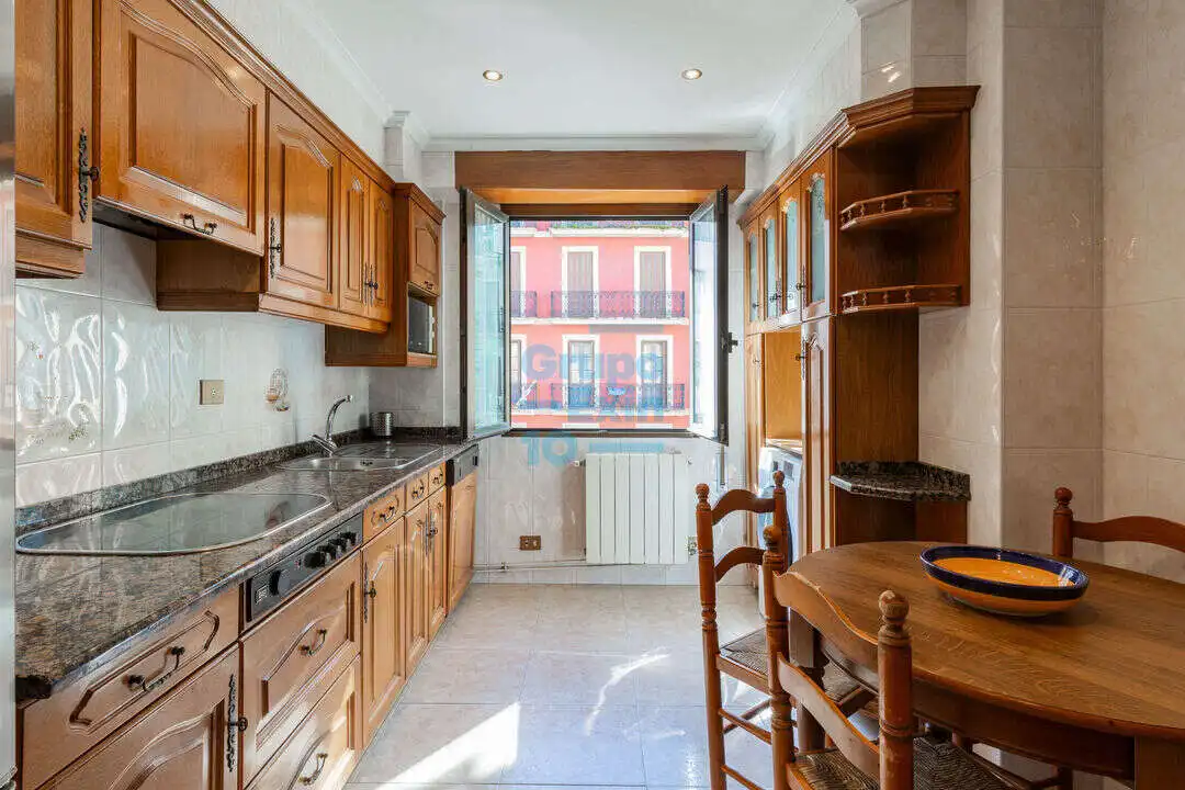 Cocina de Piso en venta en Donostia - San Sebastián  con Calefacción y Balcón