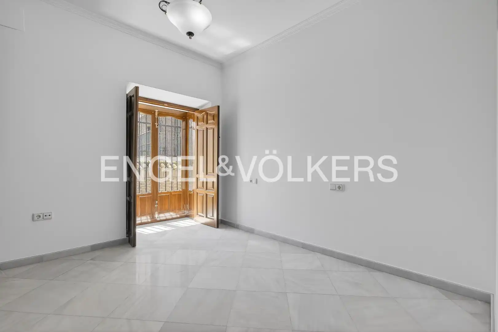 Houses for sale in Osuna  with Air Conditioner and Heating