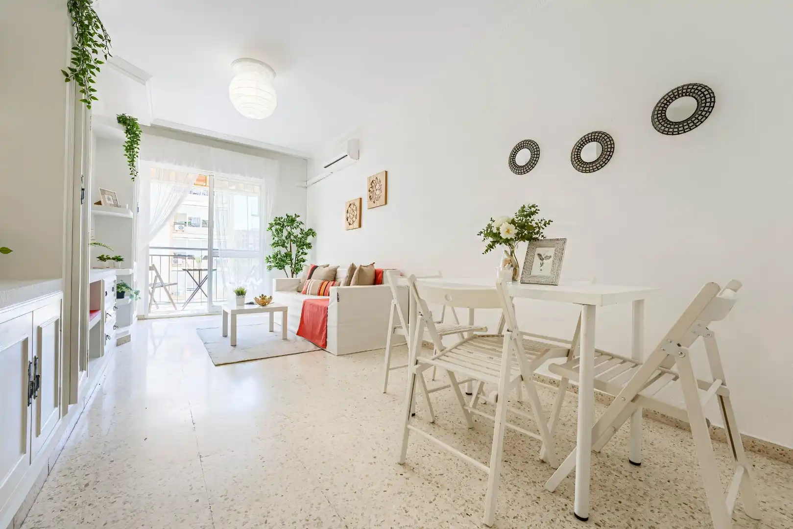 Sala d'estar de Pis en venda en Sevilla amb Aire condicionat, Terrassa i Piscina comunitària