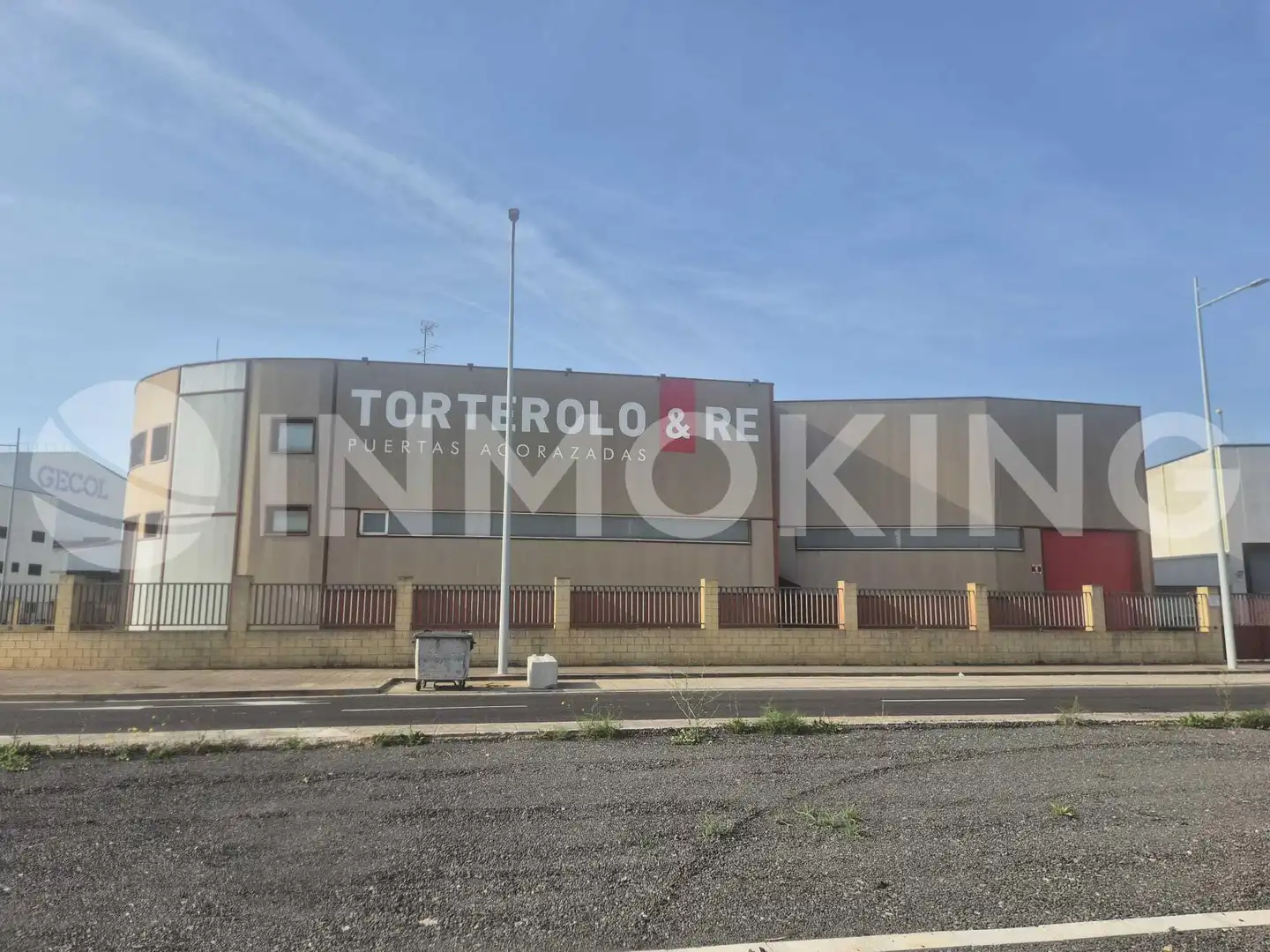 Vista exterior de Nave industrial en venta en Algemesí