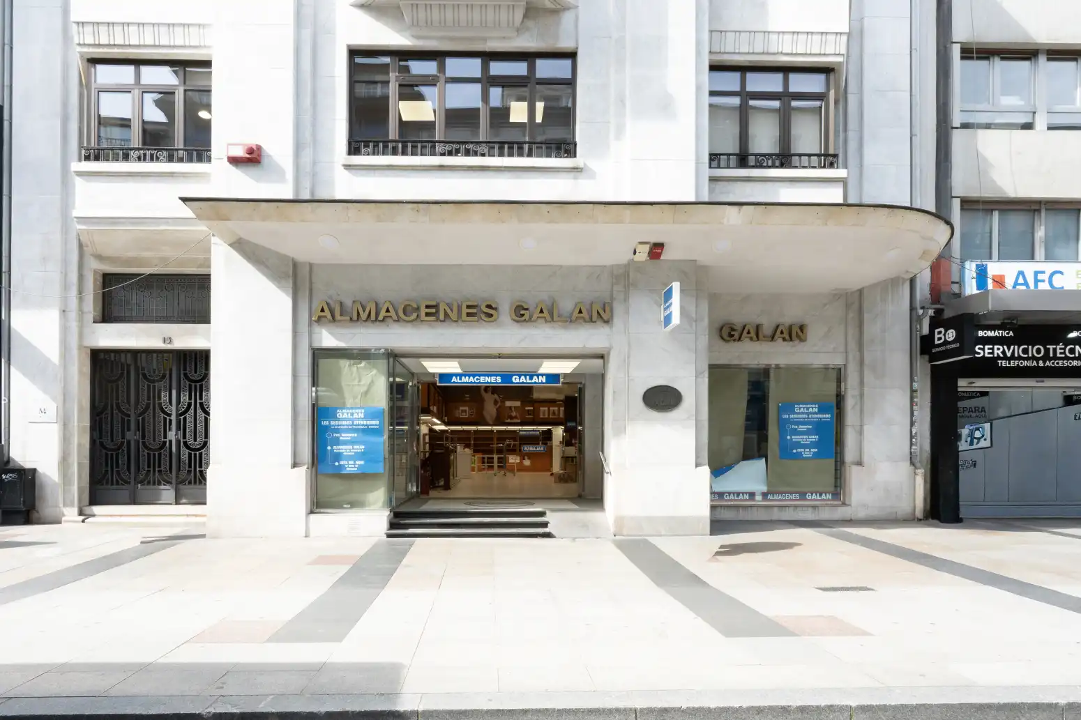 Local comercial de lloguer a Oviedo - URIA