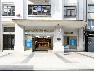 Local comercial de lloguer a Oviedo - URIA
