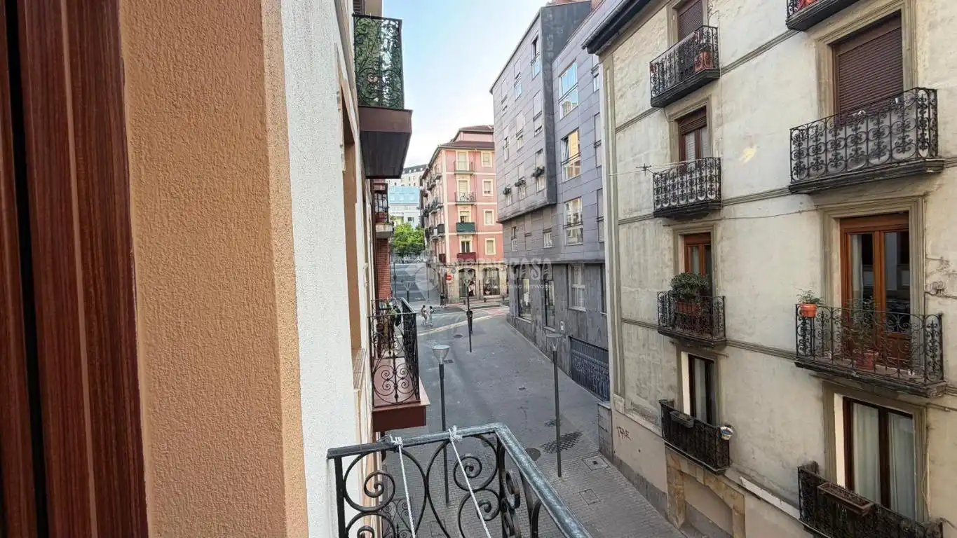 Exterior view of Flat for sale in Bilbao   with Parquet flooring and Balcony