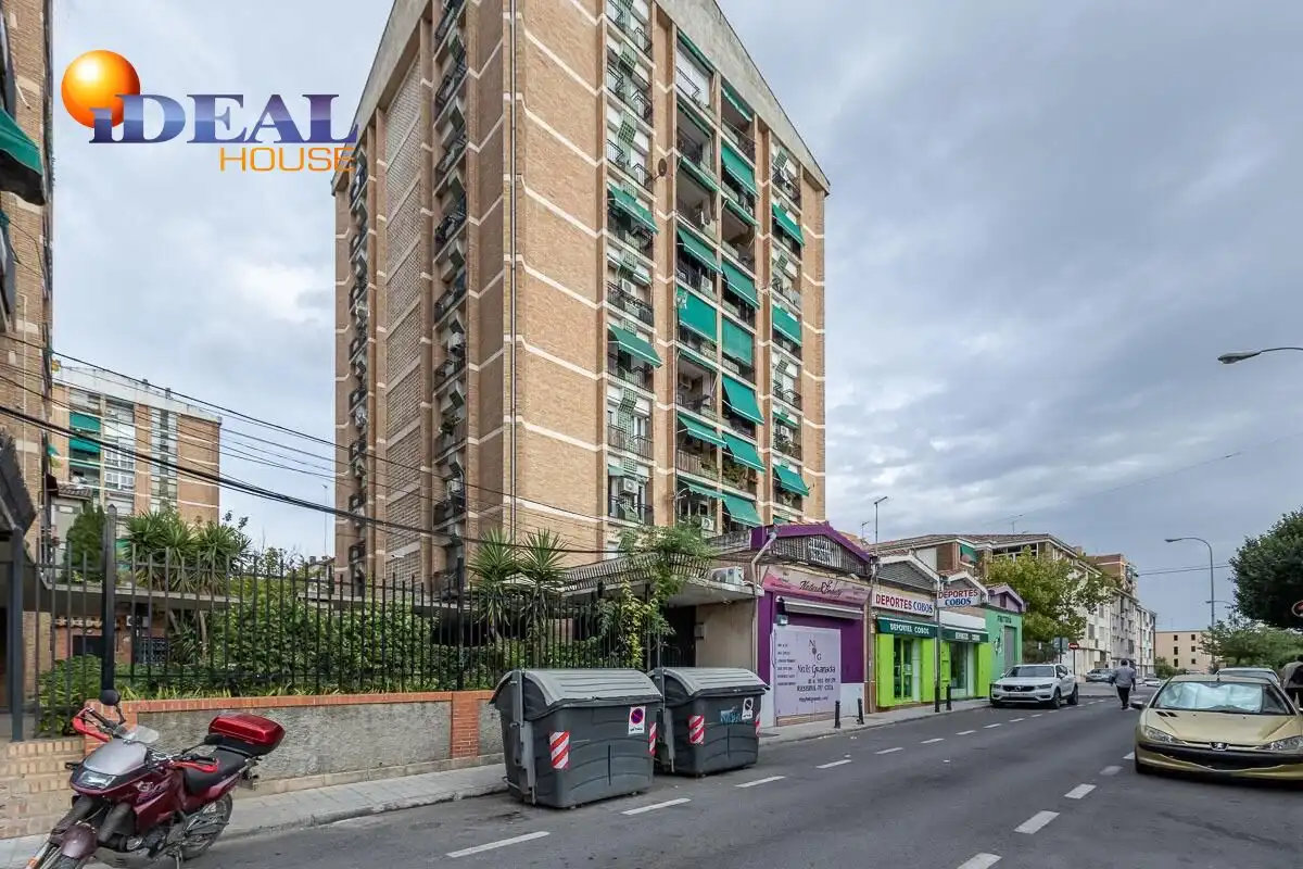Exterior view of Flat for sale in Granada  with Air Conditioner and Terrace