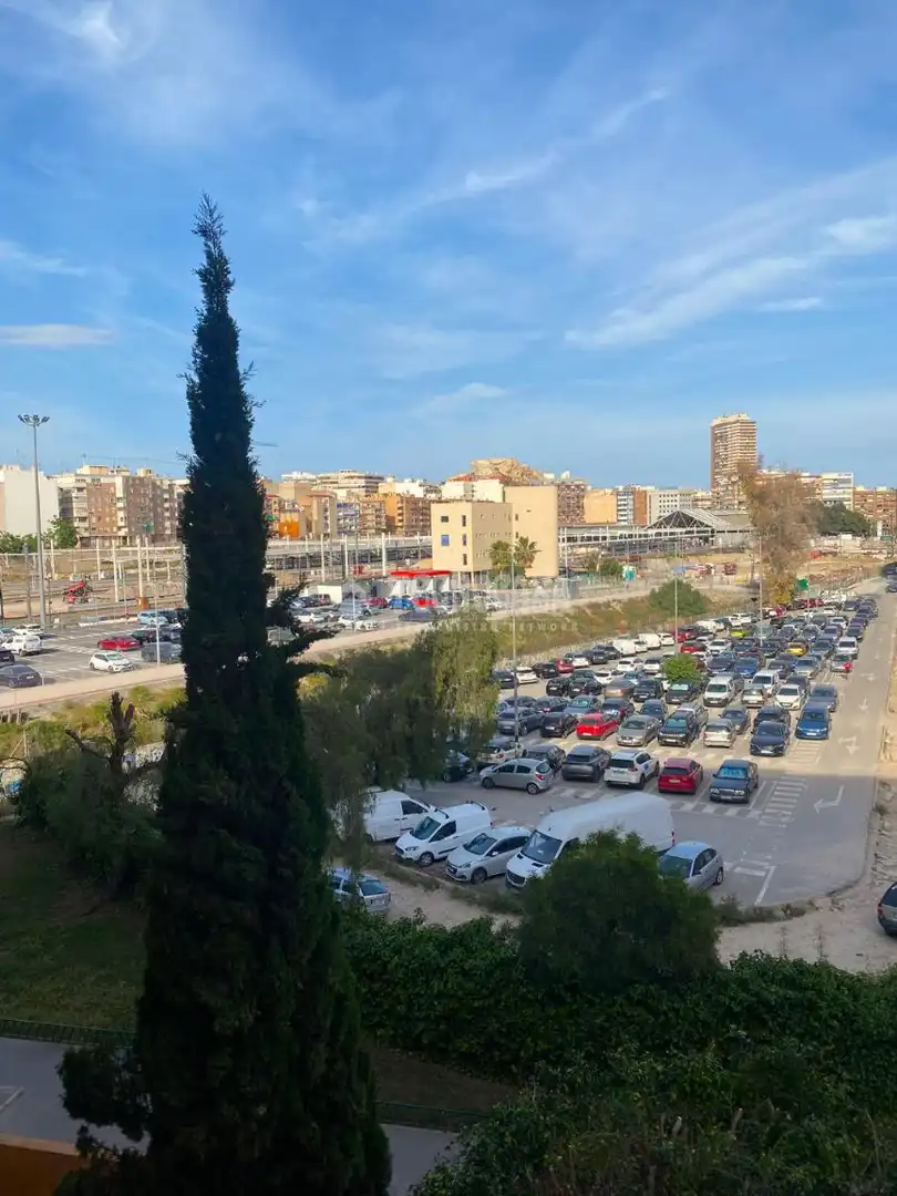 Parking de Piso en venta en Alicante / Alacant con Piscina comunitaria