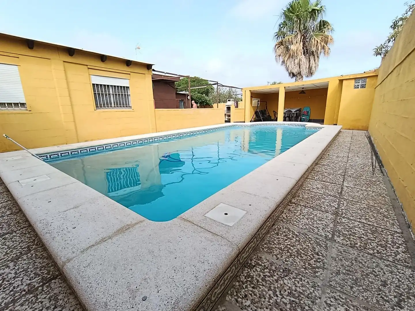 Schwimmbecken von Haus oder Chalet zum Verkauf in Chiclana de la Frontera mit Privatgarten, Terrasse und Schwimmbad