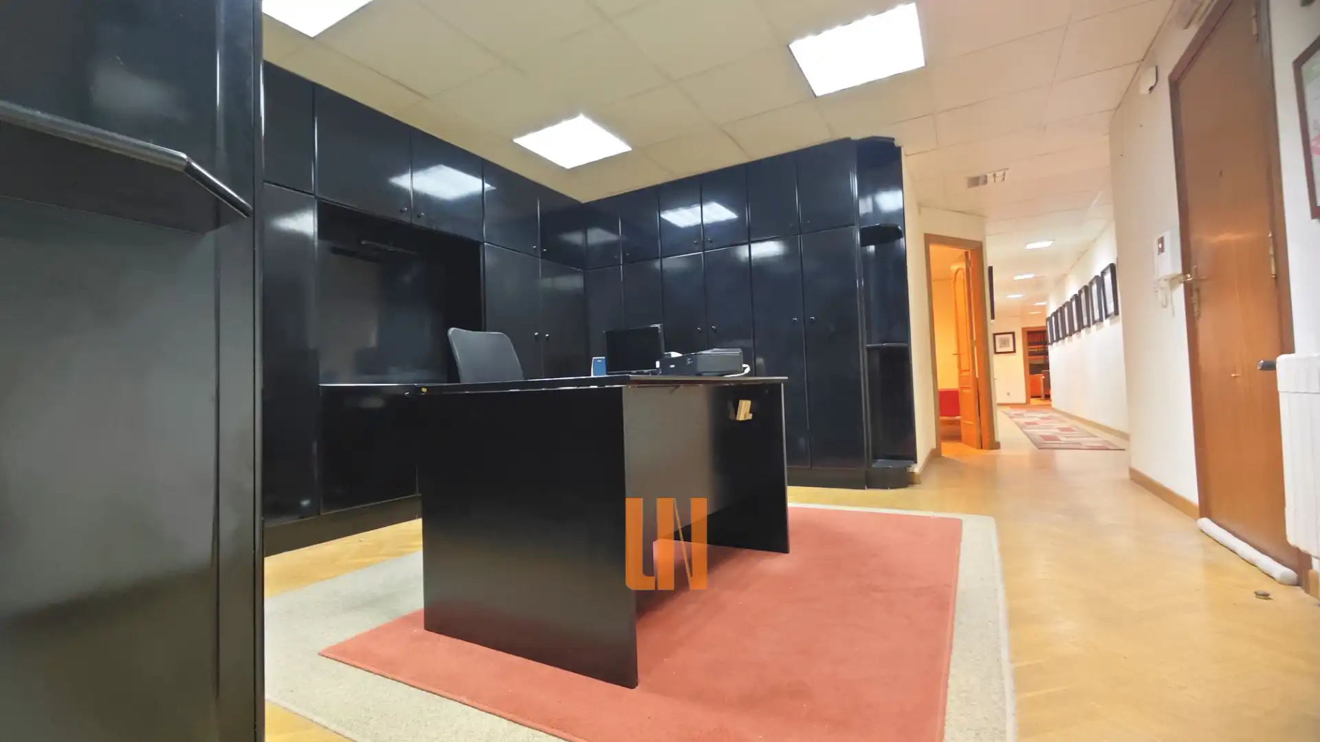 Büro zur Miete in A Coruña Capital  mit Heizung und Internet