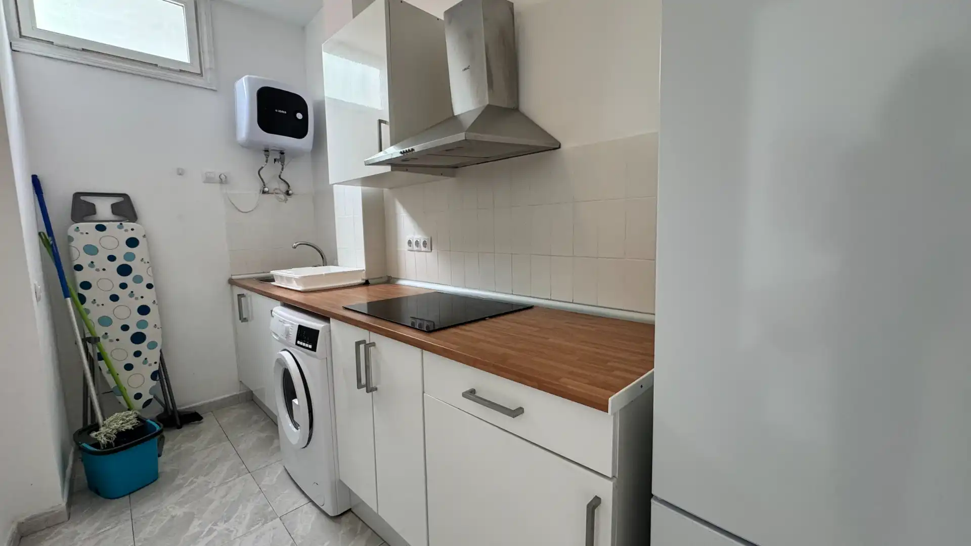 Küche von Wohnung zur untervermieten in Las Palmas de Gran Canaria mit Möbliert, Waschmaschine und Mikrowelle