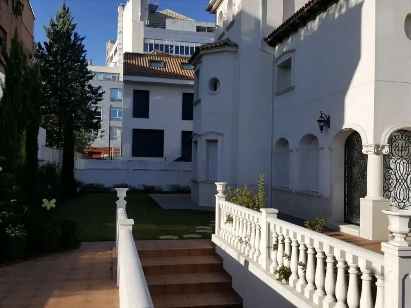 Vista exterior de Casa o chalet en venta en Madrid con Aire acondicionado, Jardín privado y Parquet