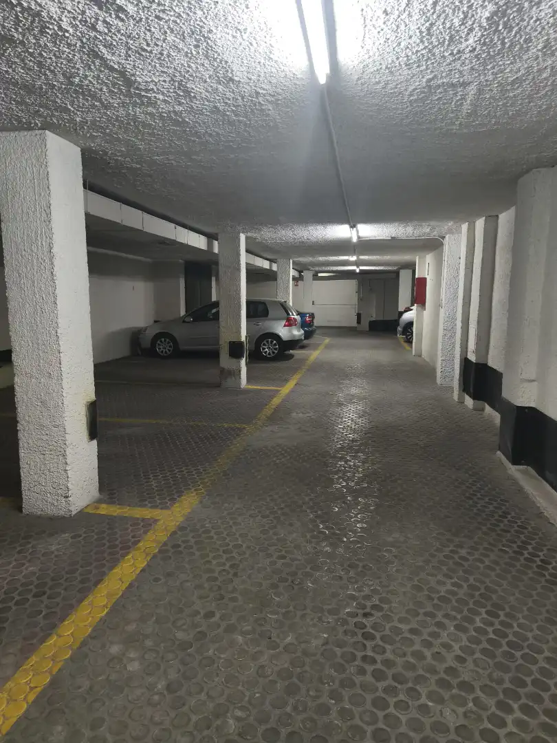 Aparcament amb ascensor en venda a Centro