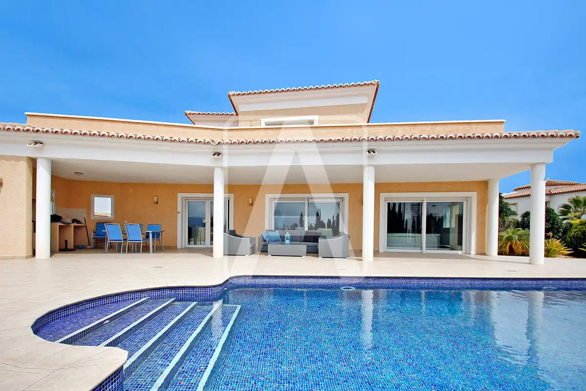 Villa avec piscine à vendre à Marisol Park - Ortembach - Los Almendros