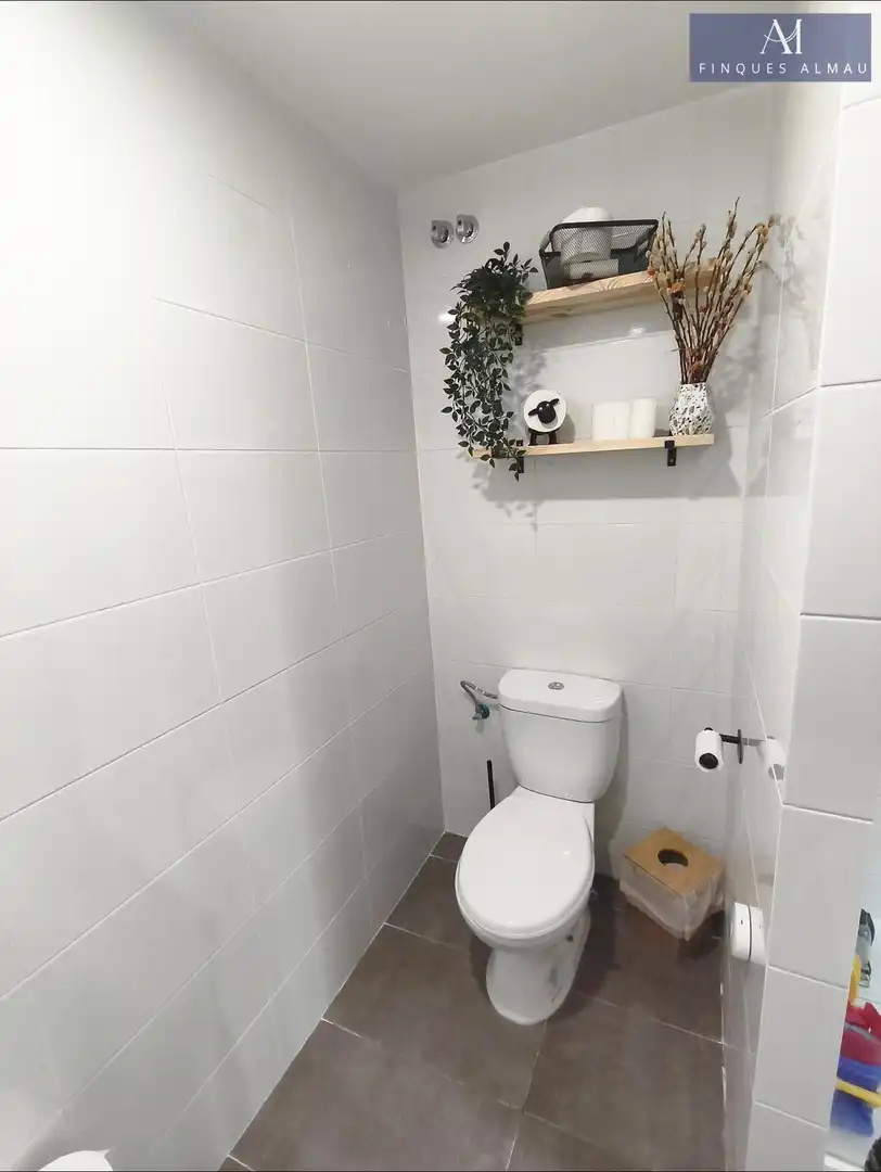 Bany de Casa adosada en venda en Calafell amb Calefacció, Jardí privat i Parquet