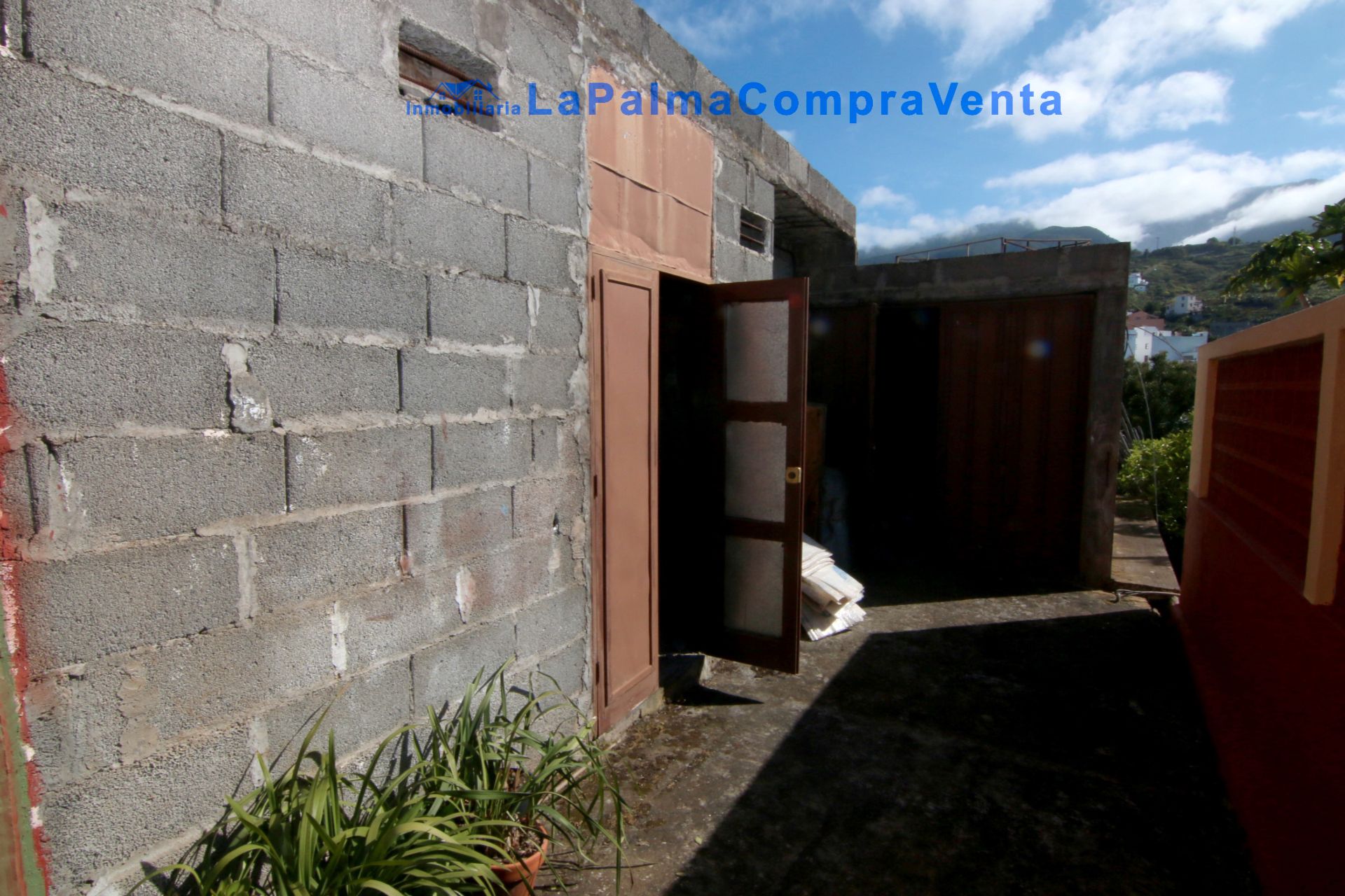 Vista exterior de Local en venda en San Andrés y Sauces