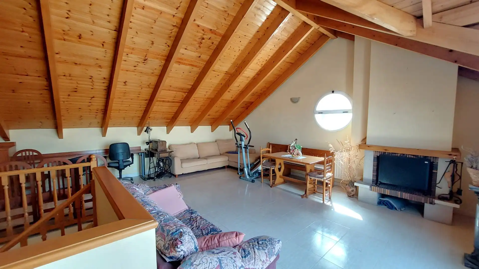 Sala d'estar de Casa adosada en venda en Viladecavalls amb Aire condicionat, Calefacció i Jardí privat