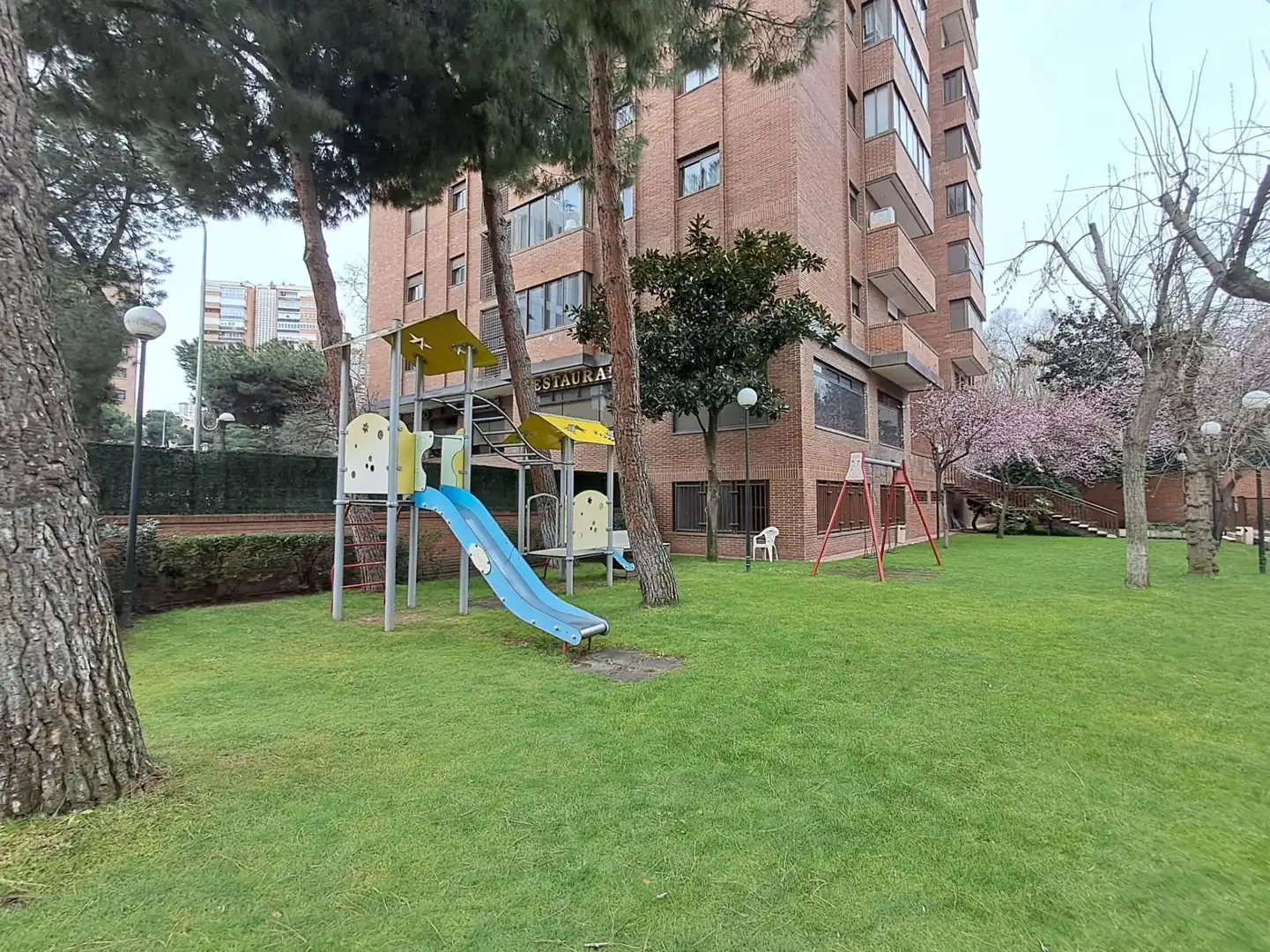 Garden of Flat for sale in Madrid  with Air Conditioner, Heating and Private garden