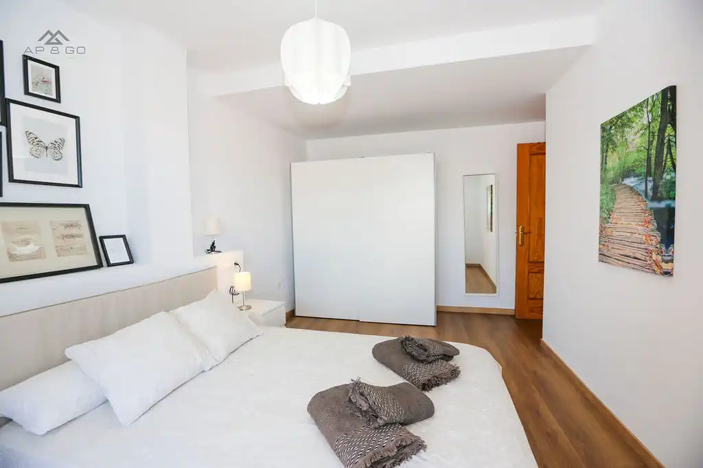 Dormitori de Àtic de lloguer en Almuñécar amb Aire condicionat, Terrassa i Moblat