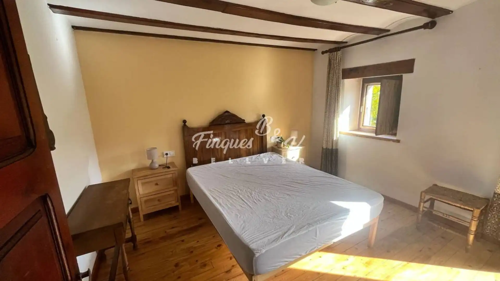 Dormitori de Pis de lloguer en Bellver de Cerdanya amb Calefacció, Parquet i Moblat