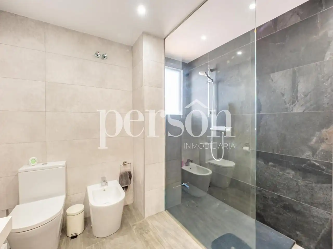 Baño de Ático en venta en Valencia con Aire acondicionado, Terraza y Trastero