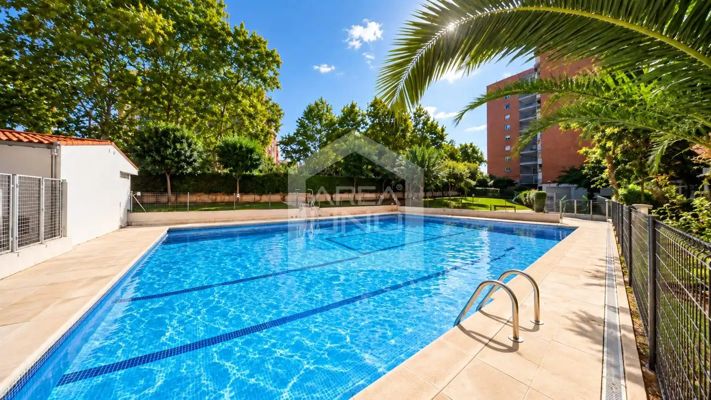Flat with pool for sale in Calle Cáceres