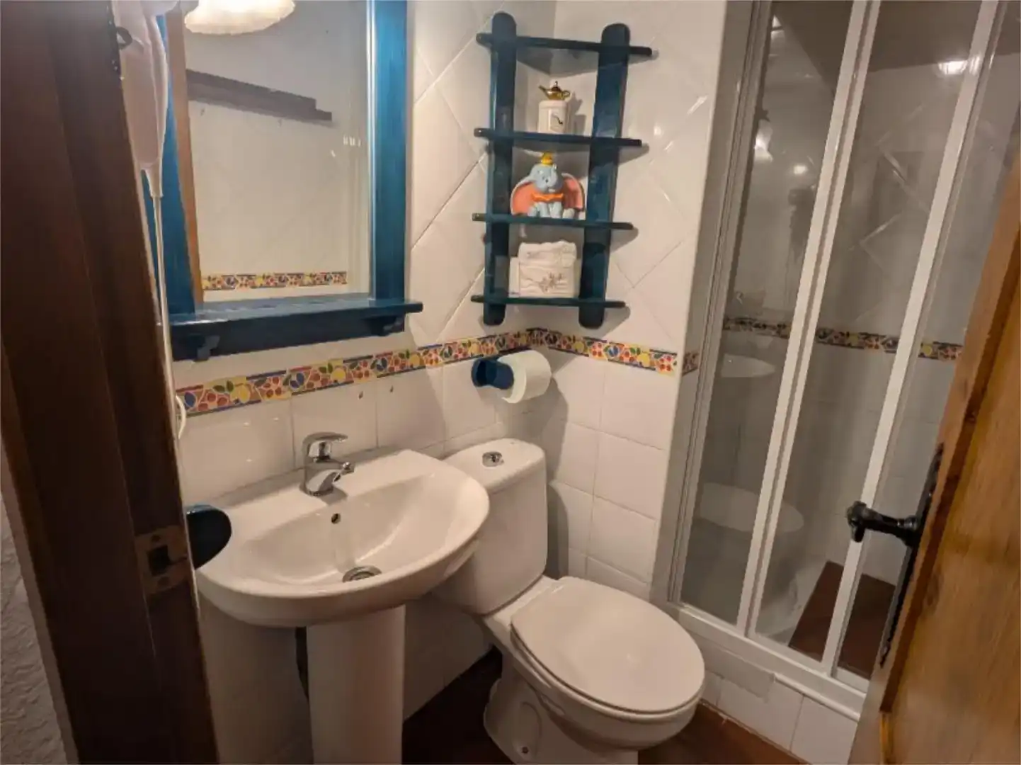Baño de Piso en venta en Frigiliana con Aire acondicionado y Amueblado