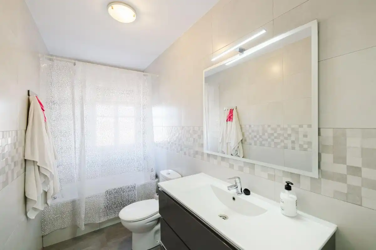 Bathroom of Houses for sale in Málaga  with Air Conditioner, Heating and Private garden