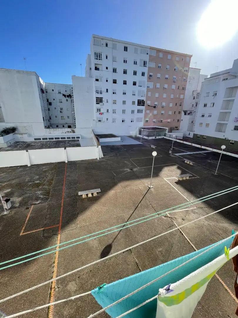Parkplatz von Wohnung zum Verkauf in Cádiz mit Heizung, Möbliert und Ofen